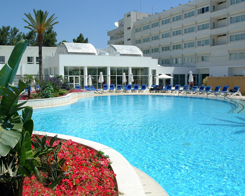 Hilton Park Hotel Building And Pool View