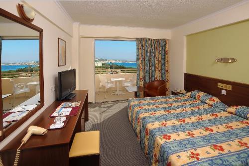 Nestor Hotel Room