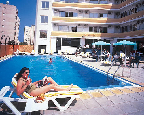 San Remo Hotel Swimming Pool