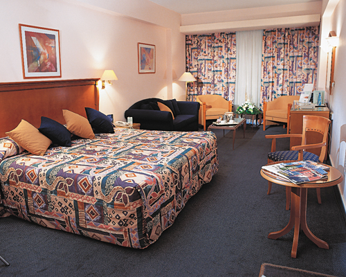 Holiday Inn Nicosia City Center Bed Room