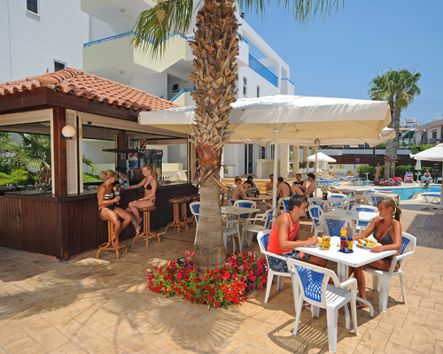Petrosana Hotel Apartments Pool Bar