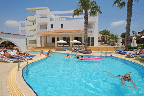 Petrosana Hotel Apartments Pool