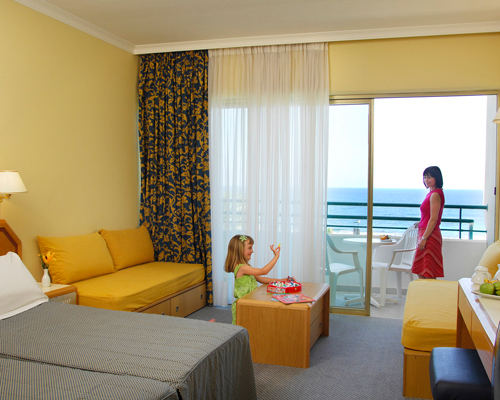 Louis Imperial Beach Hotel Family Room