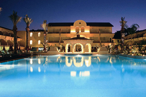 Napa Plaza Hotel And Pool View At Night