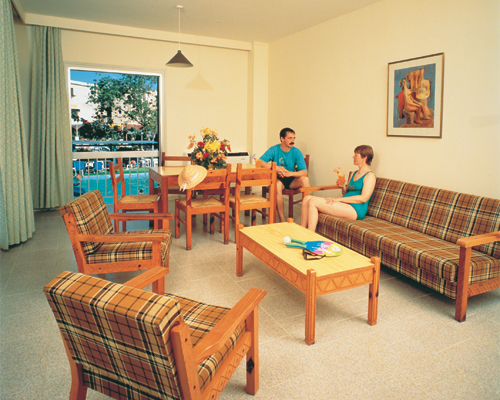 Daphne Hotel Apartments Apartment