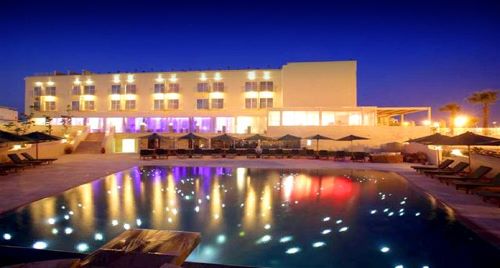 Hotel-e by night