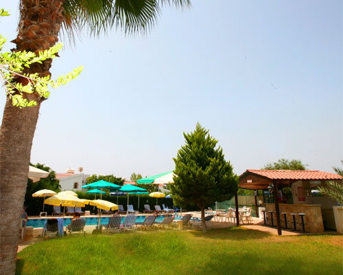 Petsas Apartments Gardens