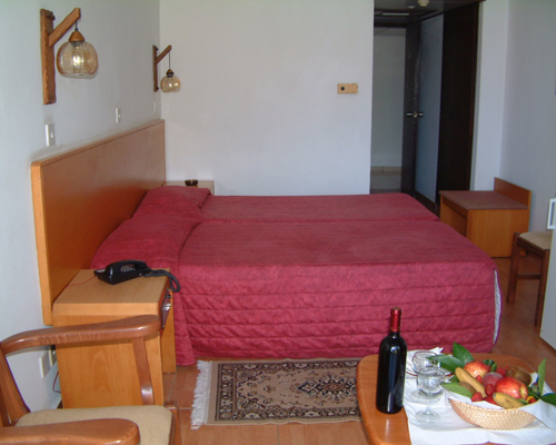 Veronica Hotel Room