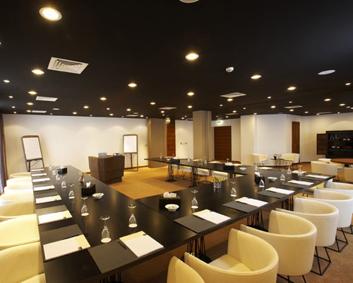 Londa Beach Hotel Conference Room