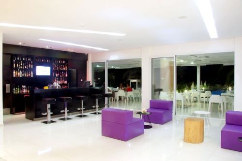 Mon Repos Hotel Apartments Bar and Restaurant