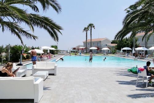 Mon Repos Hotel Apartments Pool