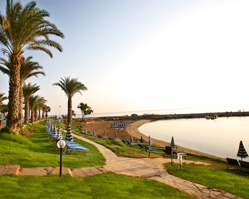 Golden Coast Hotel Gardens To The Beach