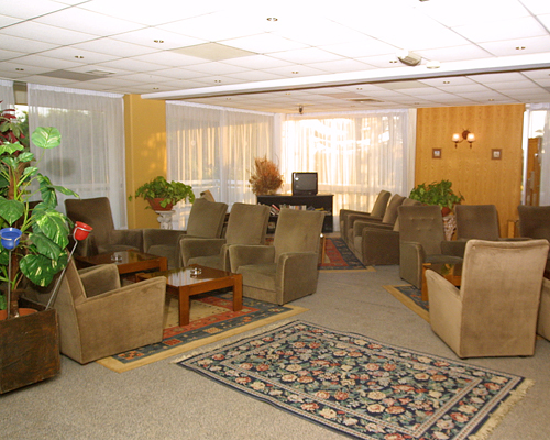 Caravel Hotel Lounge