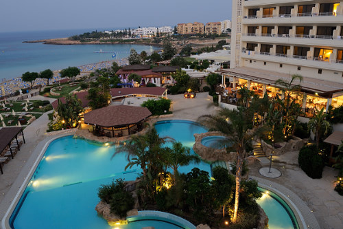 Capo Bay Hotel Guru Bar