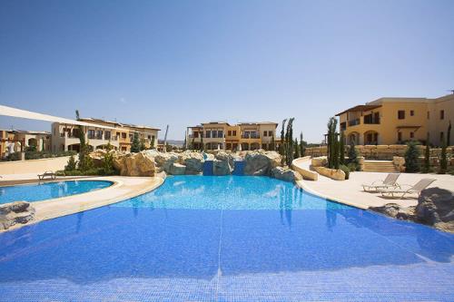 Aphrodite Hills Golf & Spa Resort Residences Theseus Kids Communal pool 1