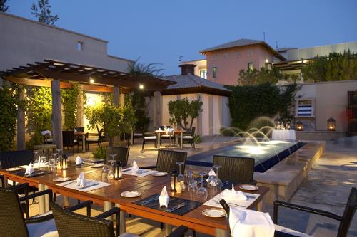 Aphrodite Hills Golf & Spa Resort Residences Secret Garden Restaurant