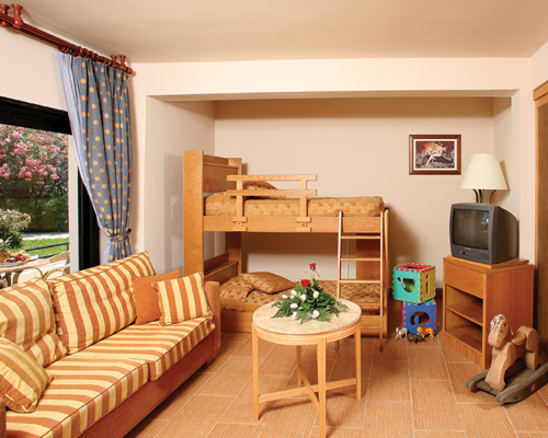 Adams Beach Hotel Queen Suite