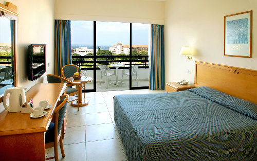 Avanti Hotel Room