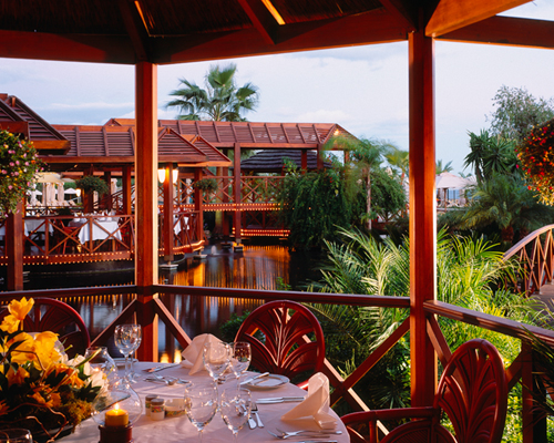 Four Seasons Hotel Cafe Tropical