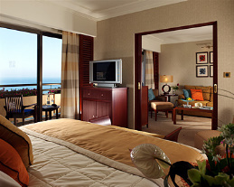 Four Seasons Hotel Penthouse Suite