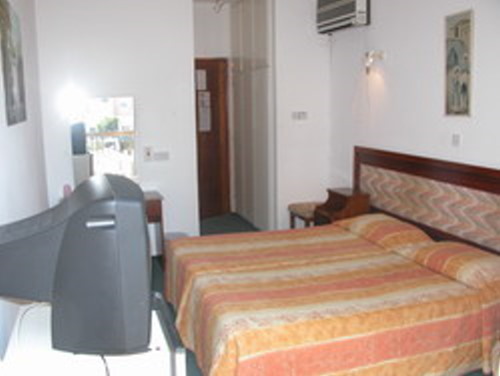 Kings Hotel Room
